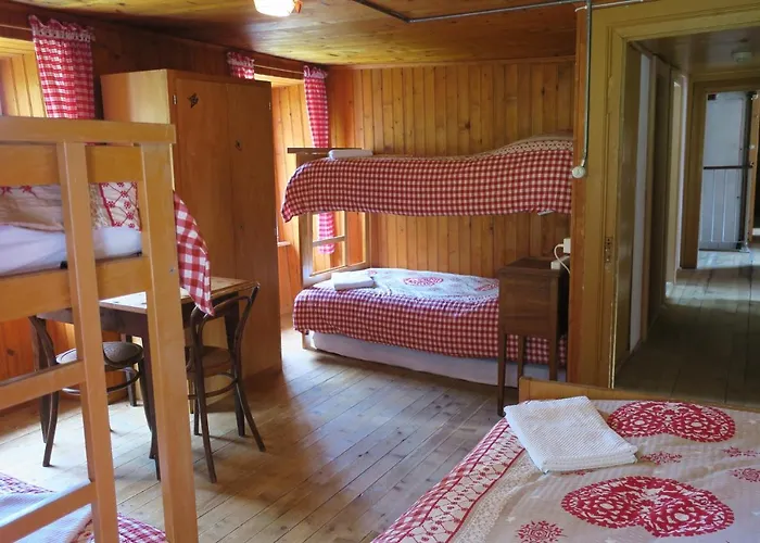 Edelweiss Mountain Guest House - 1 Hour Hike Up From Zermatt Station - On Hiking Trail - No Transport